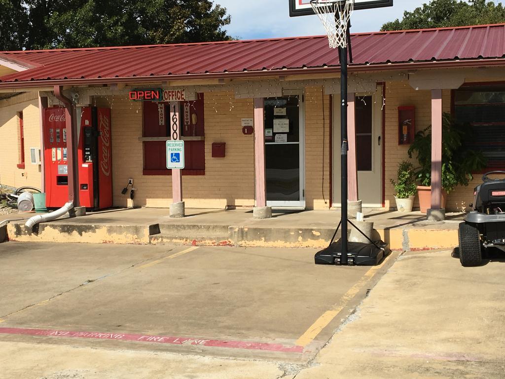 Budget Inn Motel Greenville Tx Bagian luar foto